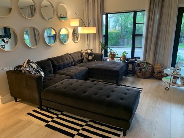 2 NE 44 ST, Miami, FL, 33137/$1,248,500 1 2 NE 44 ST