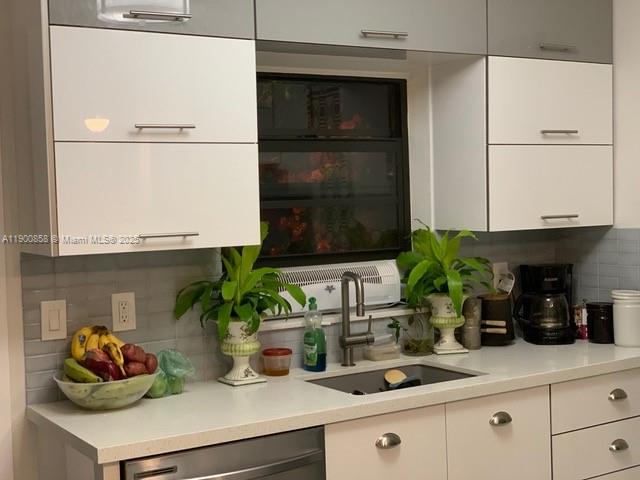 2 NE 44 ST, Miami, FL, 33137/$1,248,500 4 2 NE 44 ST