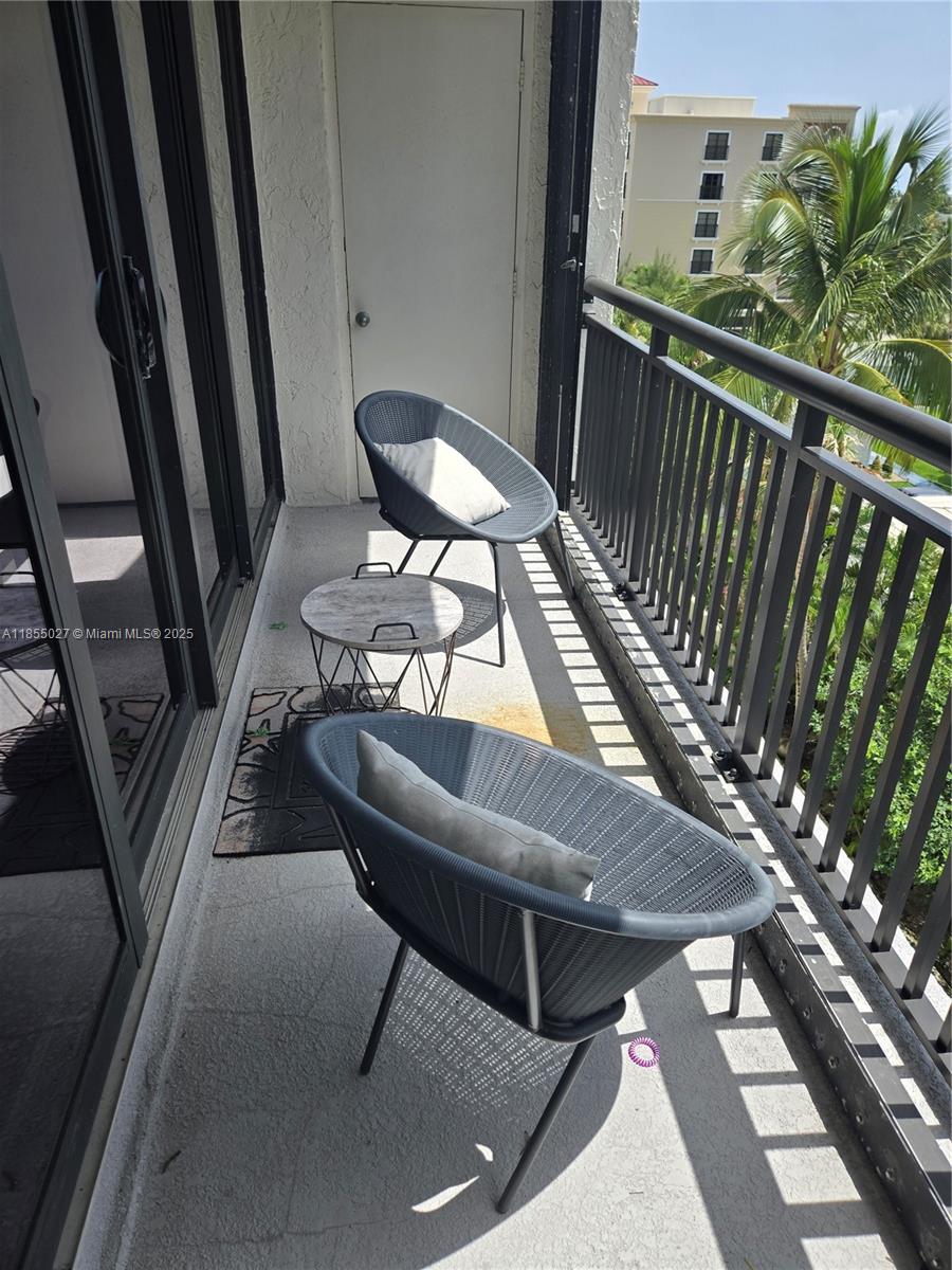 EVERGLADES CLUB CONDO - Residential Lease