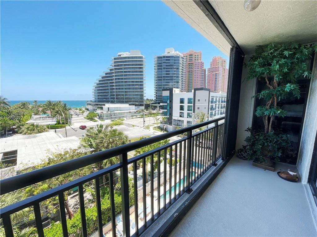 EVERGLADES CLUB CONDO - Residential Lease