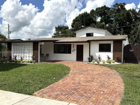 Photo of 7221 Freedom St, Hollywood, FL 33024 (MLS # A11877841)