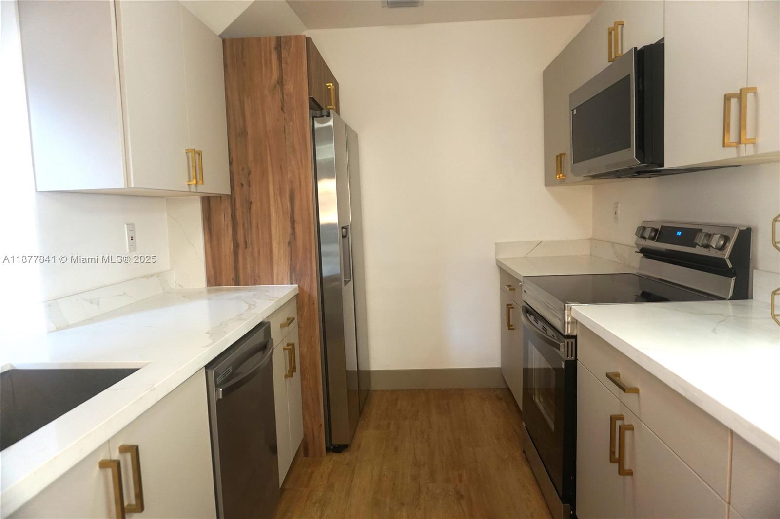 ATLANTA LAKE - Residential