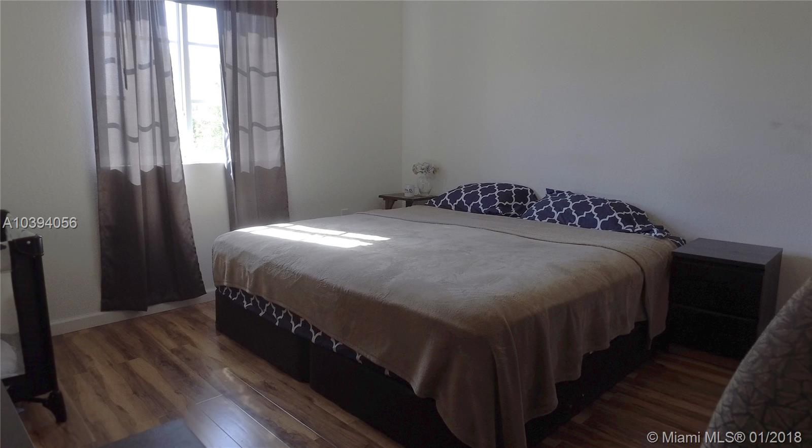 MANDARIN LAKES - Residential