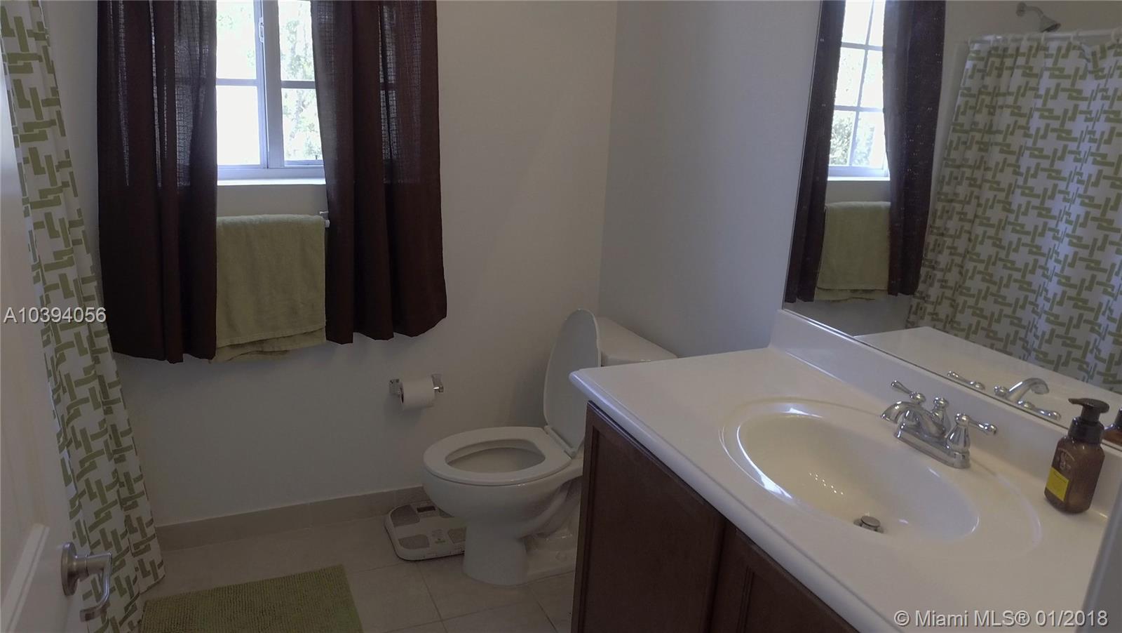 MANDARIN LAKES - Residential