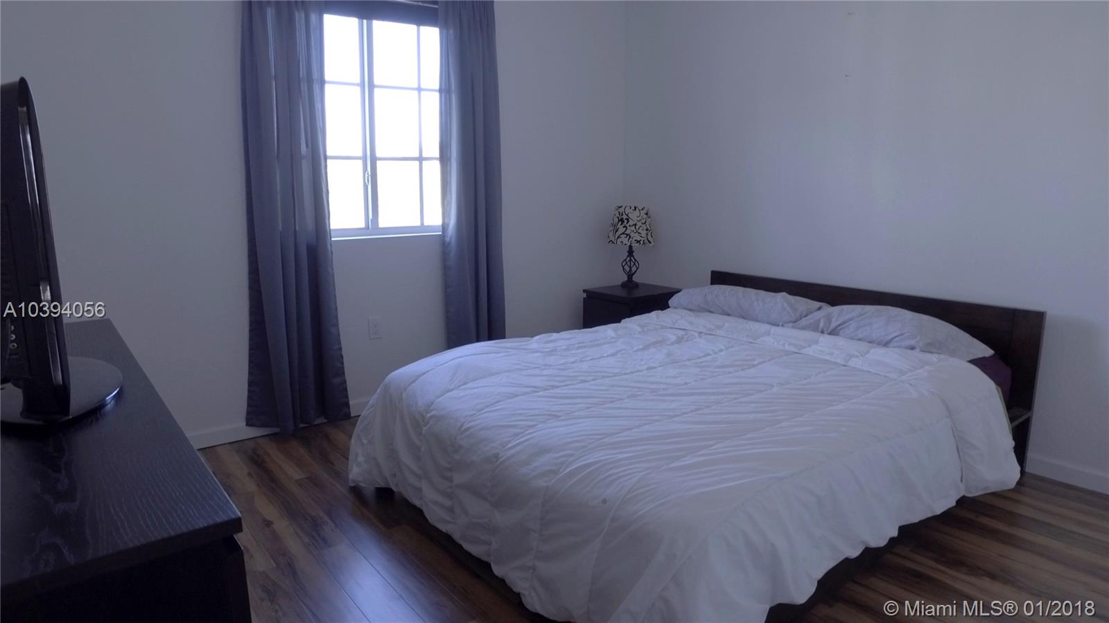 MANDARIN LAKES - Residential