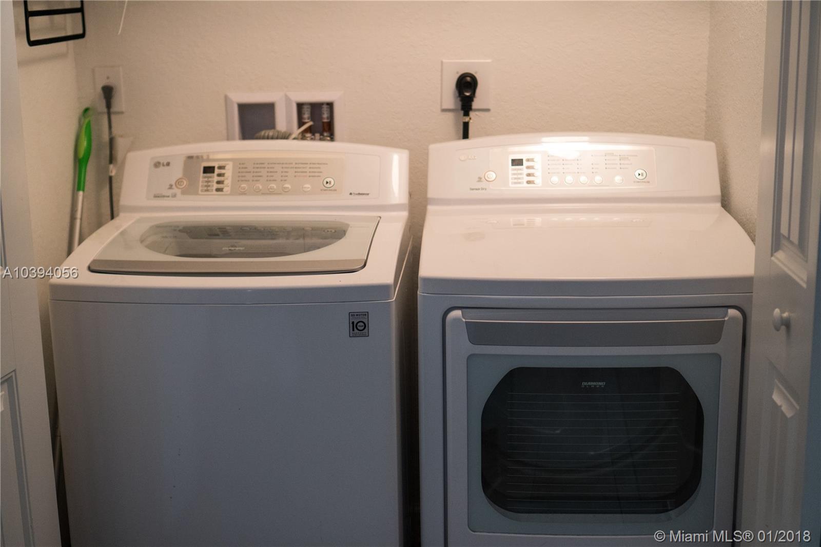 MANDARIN LAKES - Residential