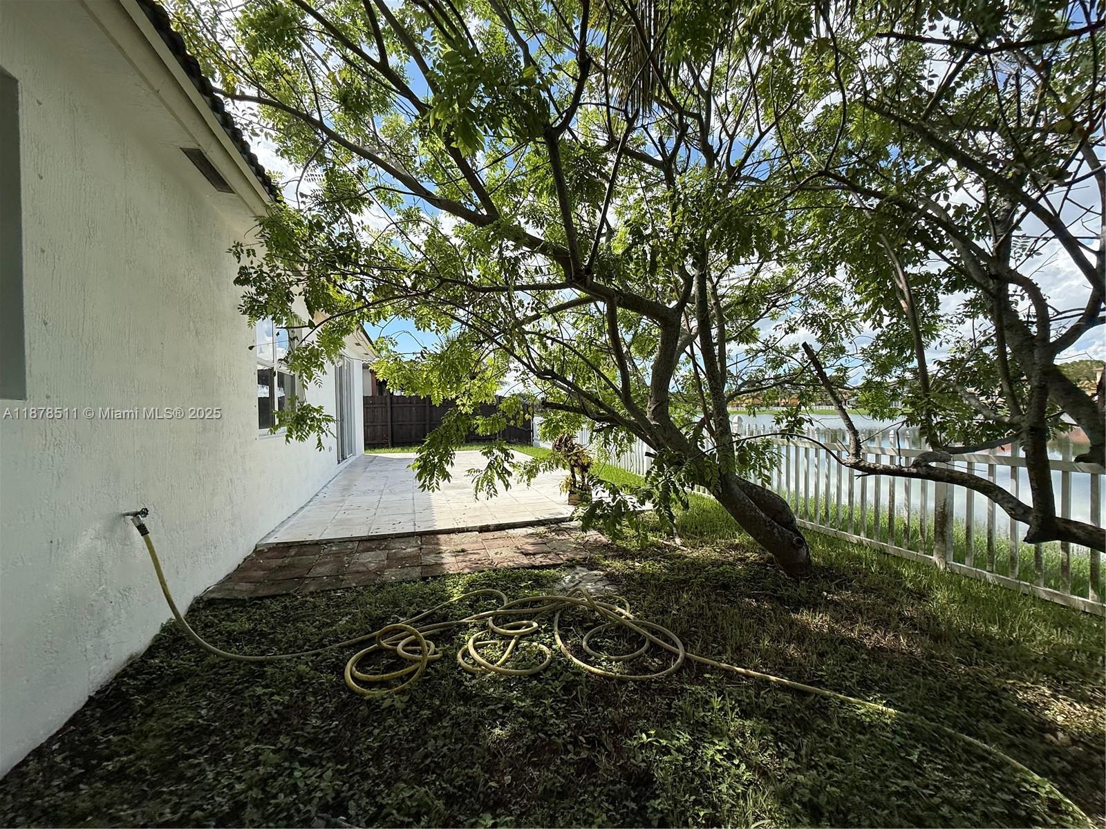 FLORIDIAN BAY ESTATES SOU - Residential