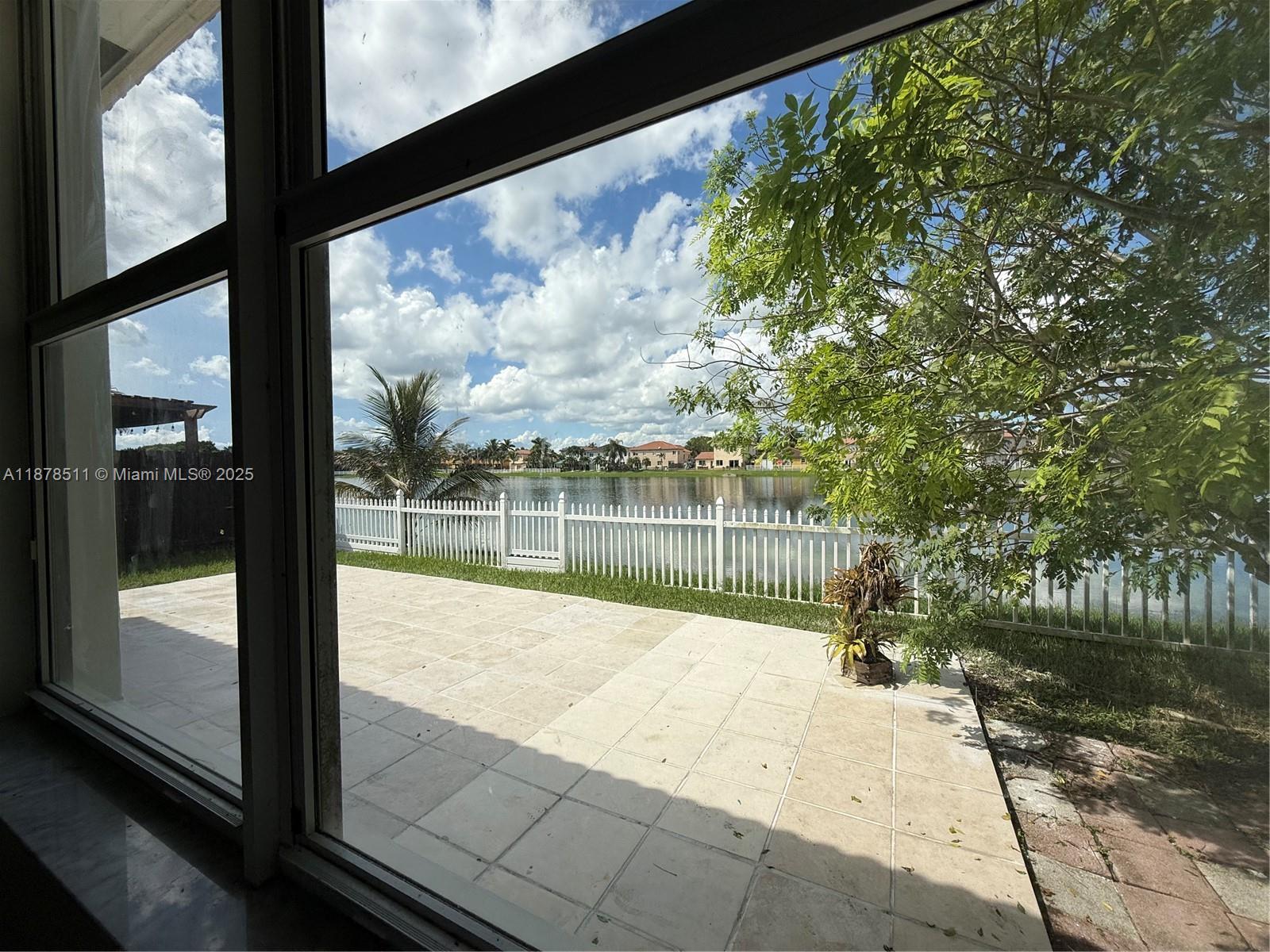 FLORIDIAN BAY ESTATES SOU - Residential