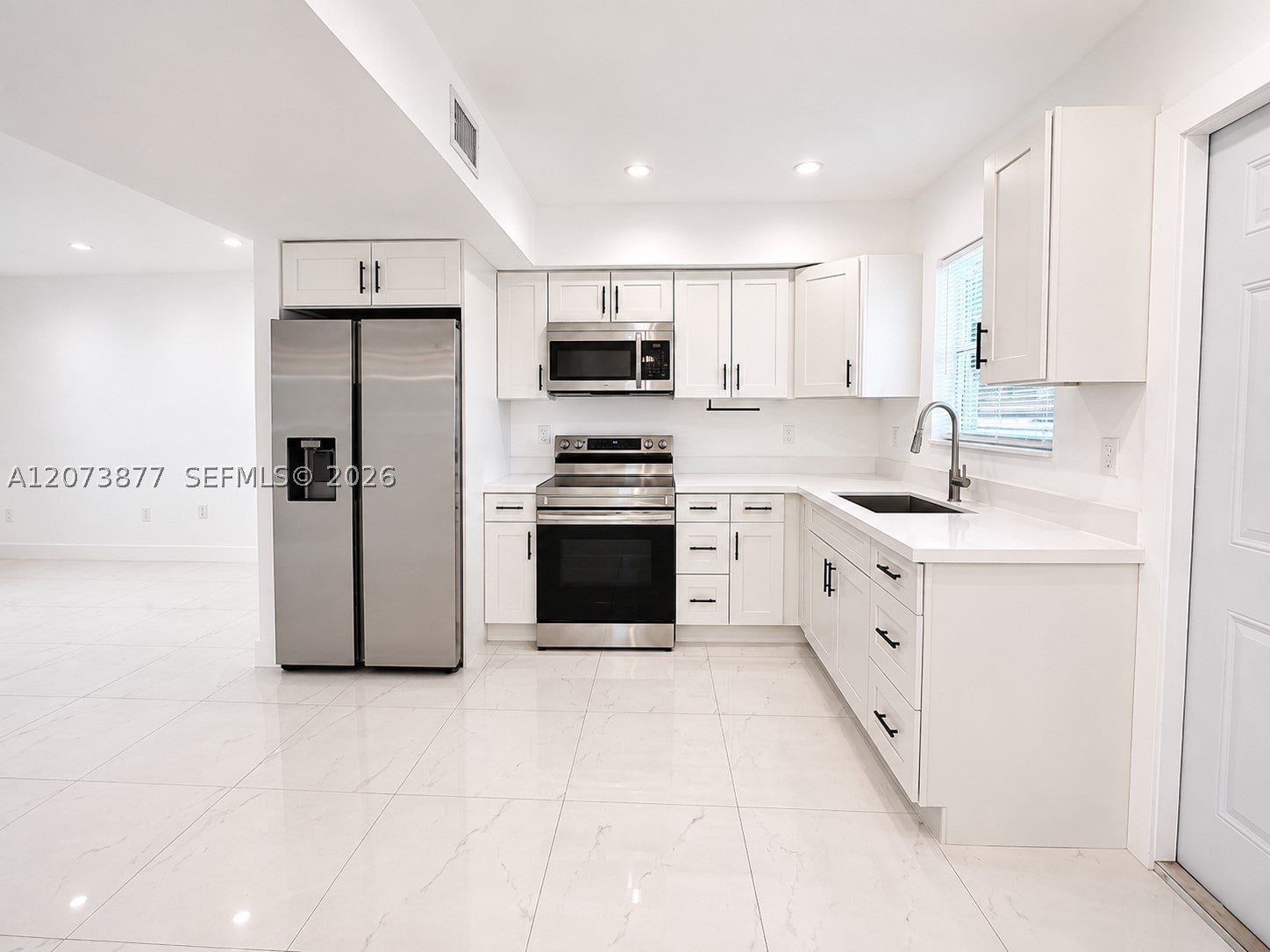 1800 NE 154th St, North Miami Beach FL 33162