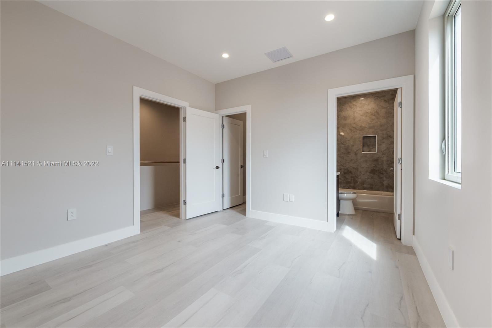 Douglas Manor - Residential