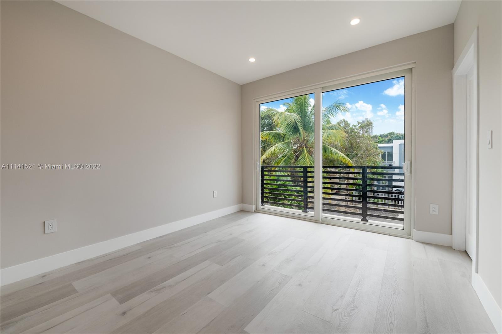 Douglas Manor - Residential