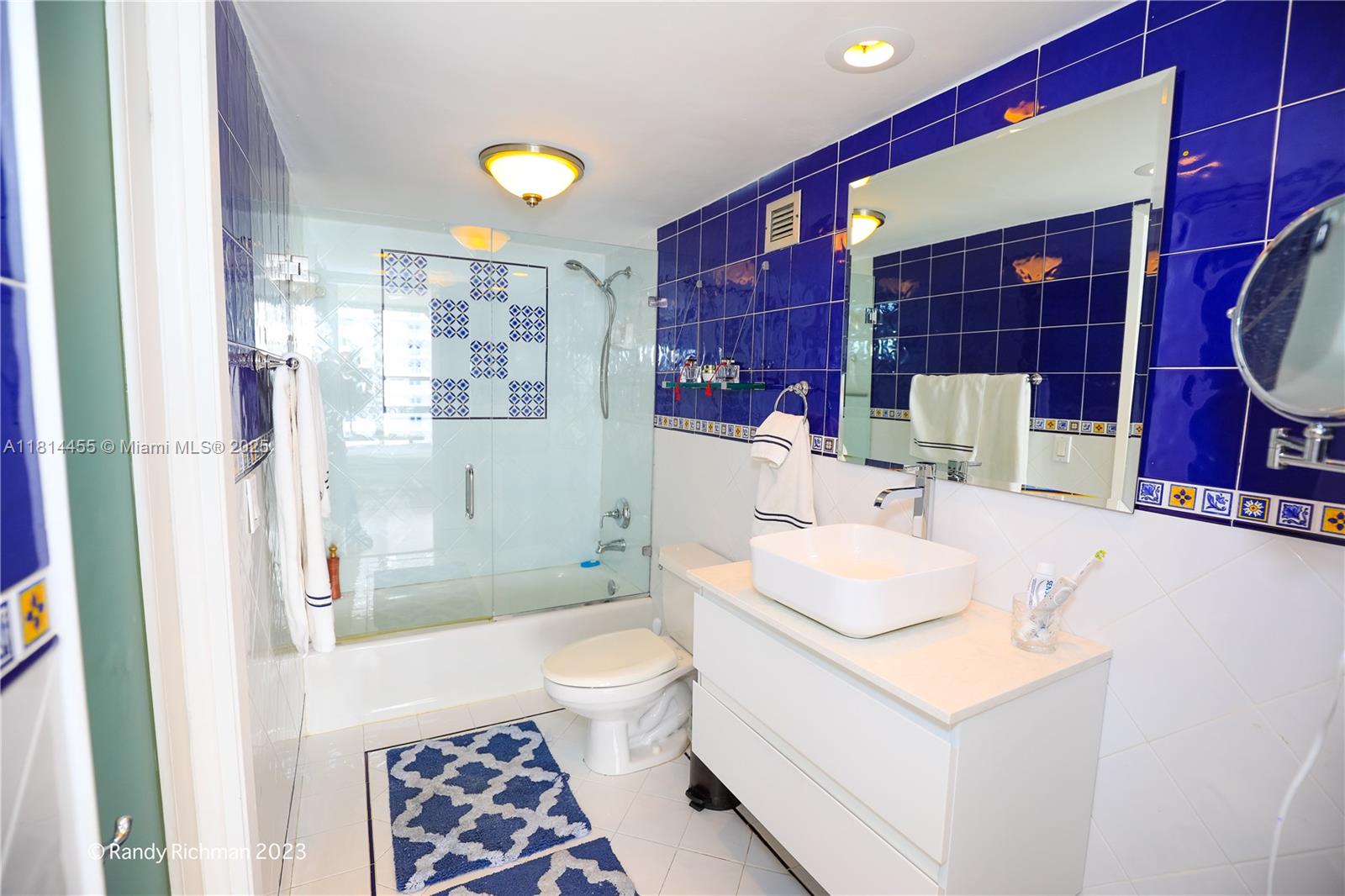 CHARTER CLUB CONDO - Residential Lease