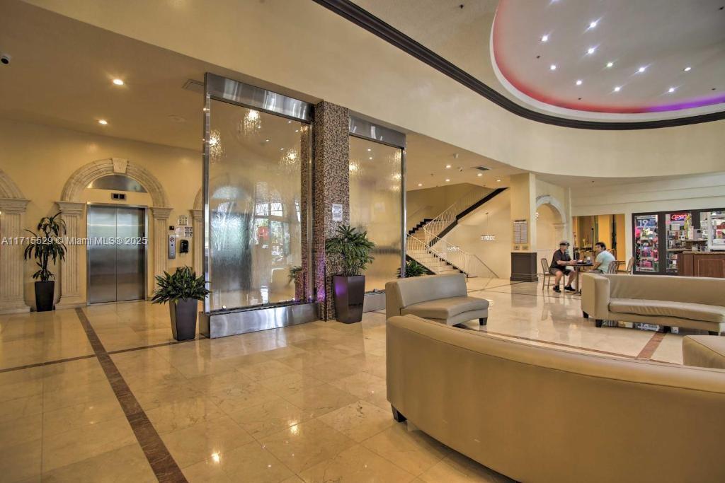 THE AVENTURA BEACH CLUB C - Residential