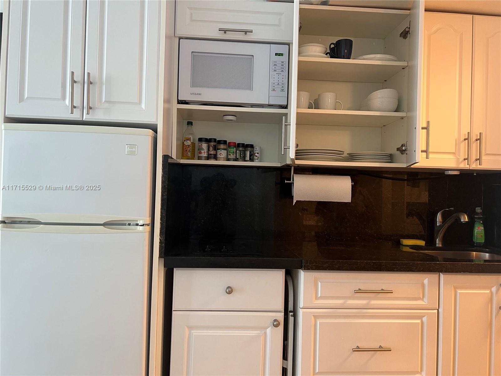 THE AVENTURA BEACH CLUB C - Residential