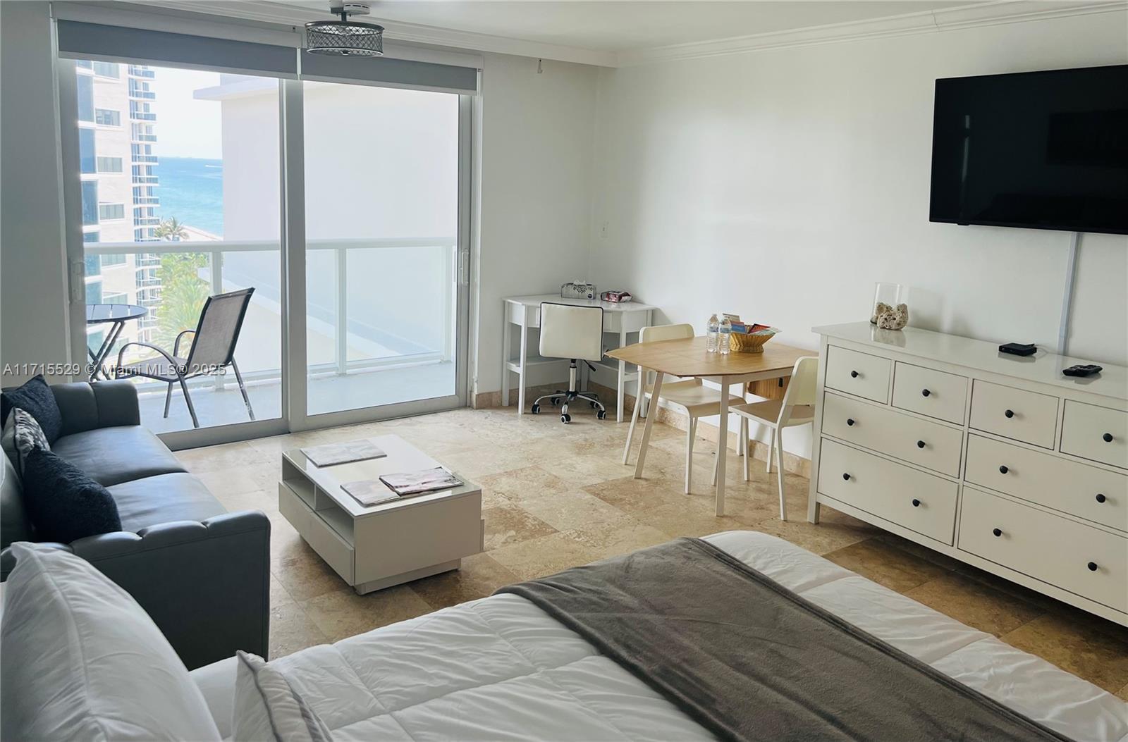 THE AVENTURA BEACH CLUB C - Residential