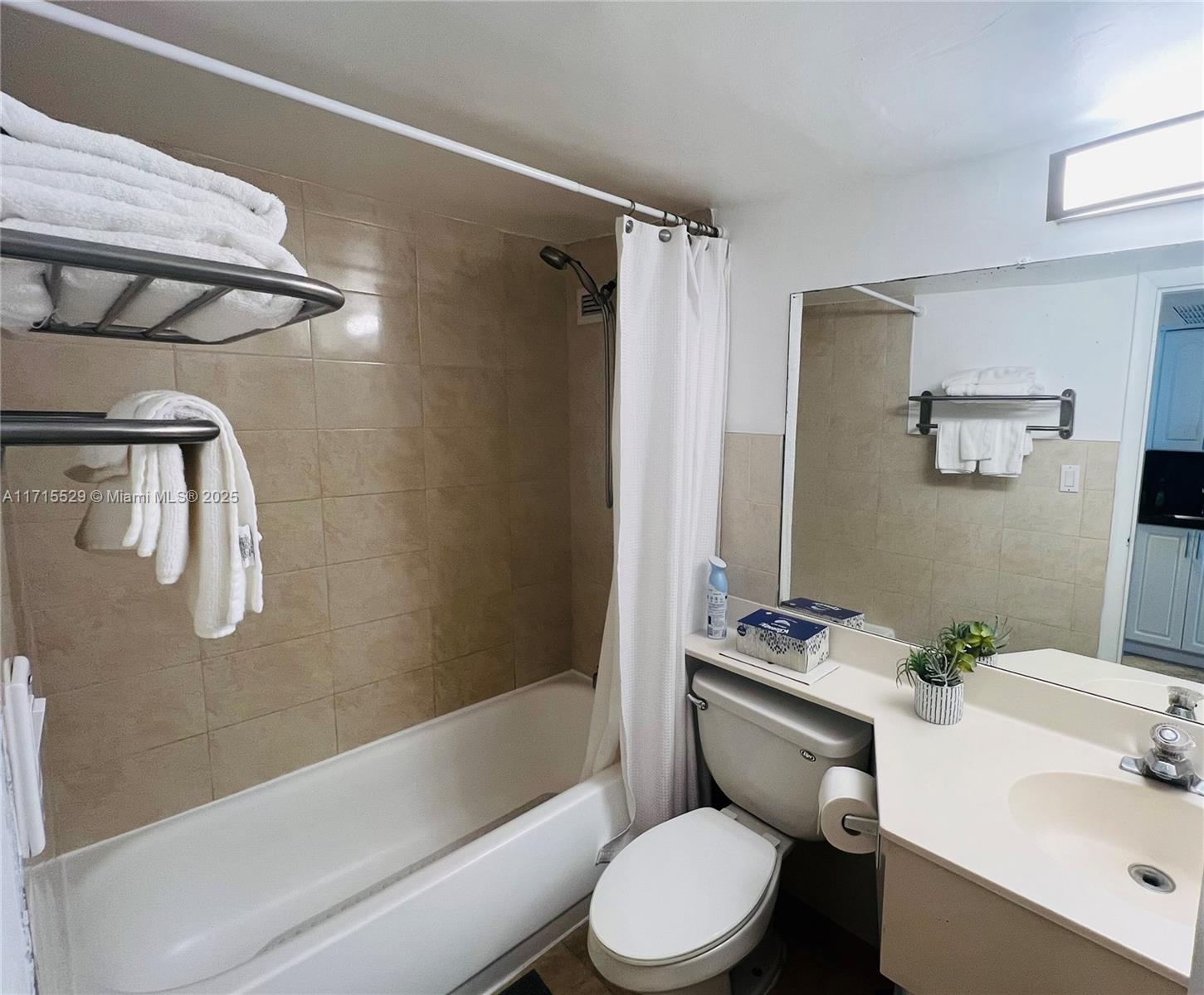 THE AVENTURA BEACH CLUB C - Residential