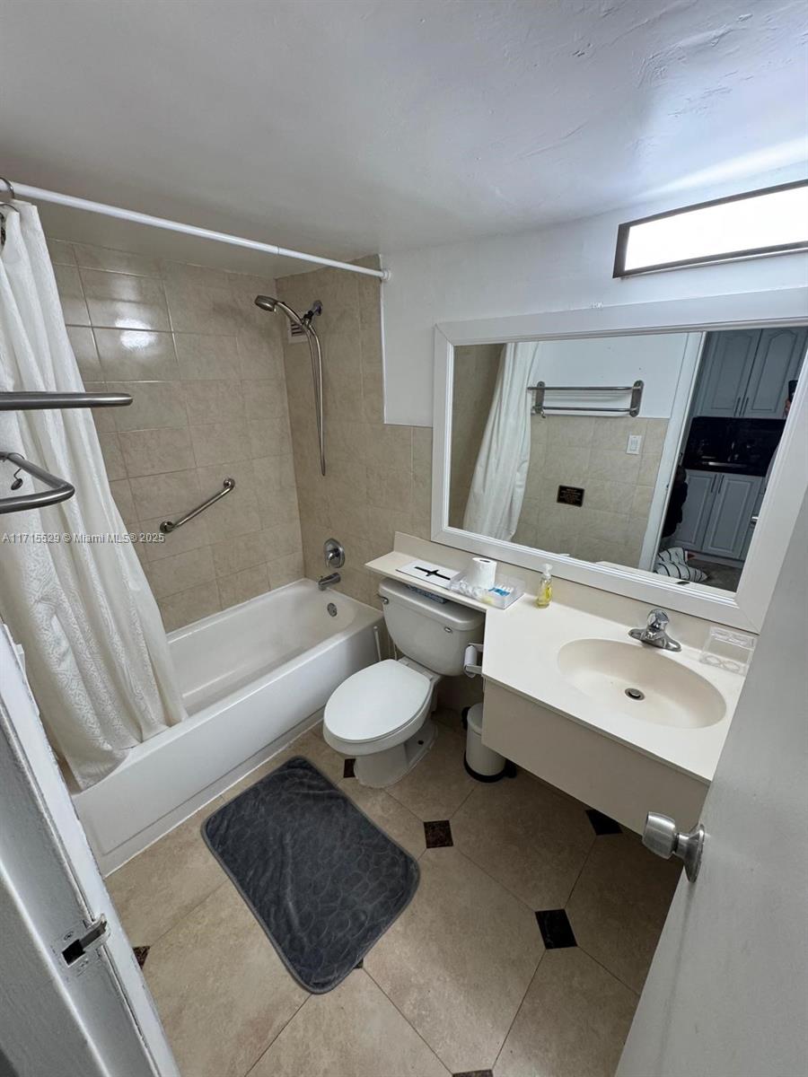 THE AVENTURA BEACH CLUB C - Residential