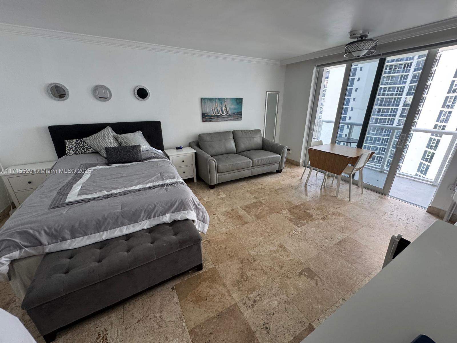 THE AVENTURA BEACH CLUB C - Residential