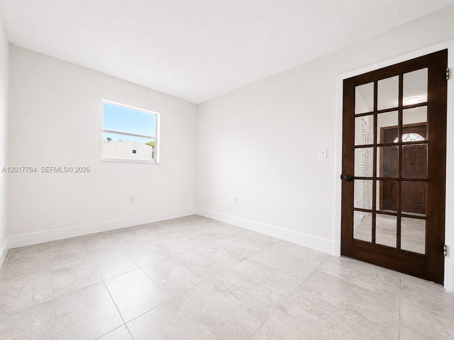 SNAPPER CREEK TOWNHOUSES - Residential