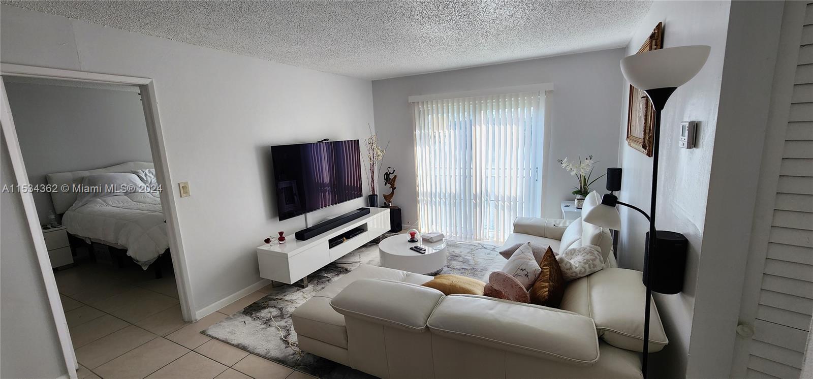 VISTA DEL LAGO I CONDO - Residential Lease