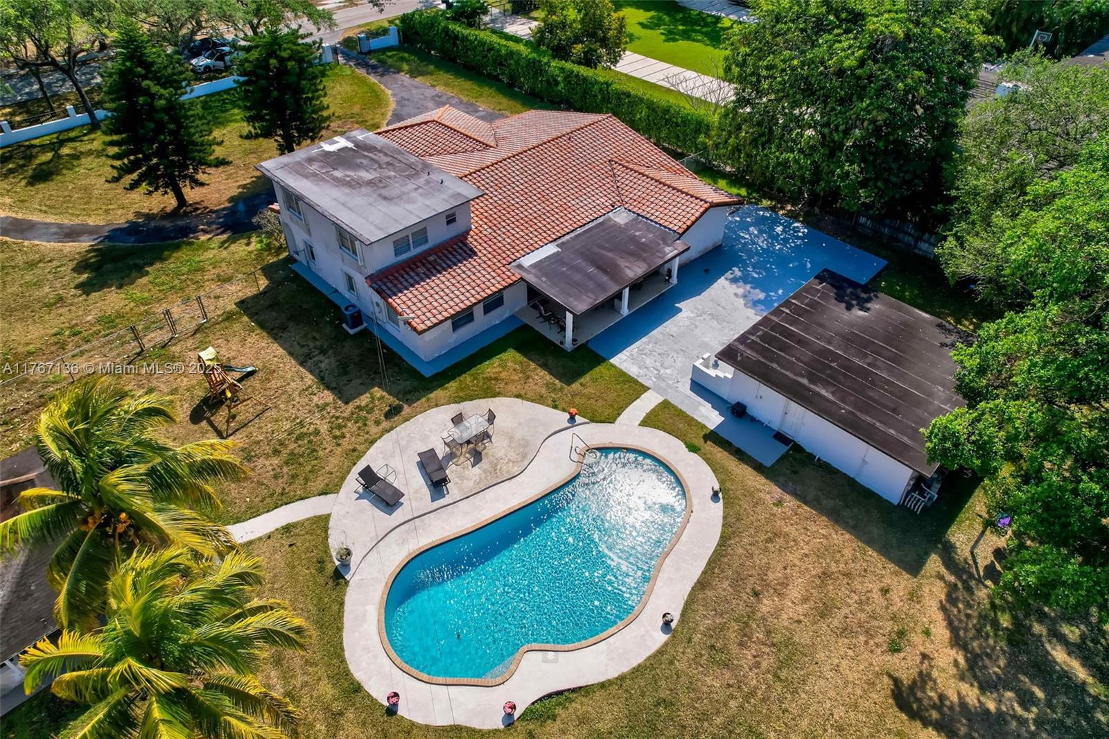 HELMS COUNTRY ESTATES RE- - Residential