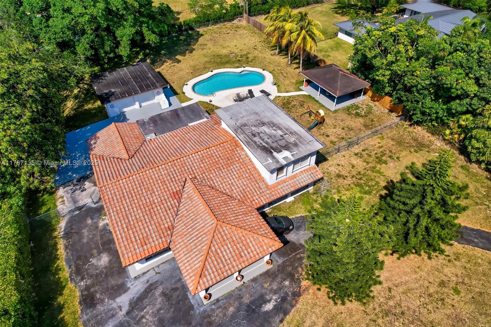 HELMS COUNTRY ESTATES RE- - Residential