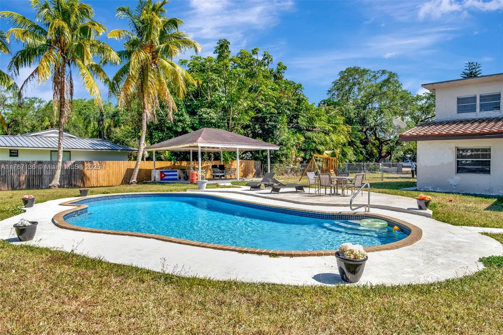 HELMS COUNTRY ESTATES RE- - Residential