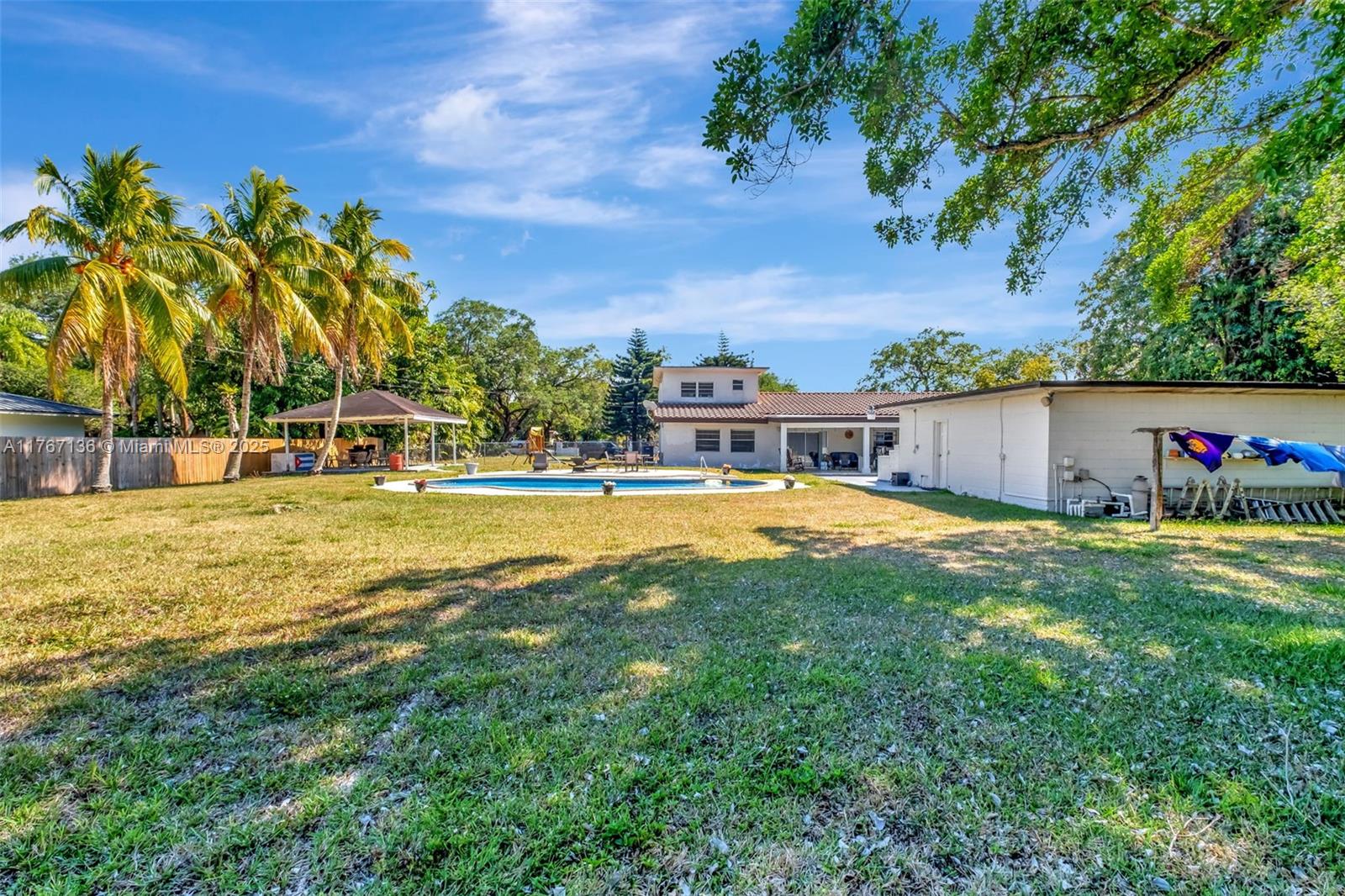 HELMS COUNTRY ESTATES RE- - Residential