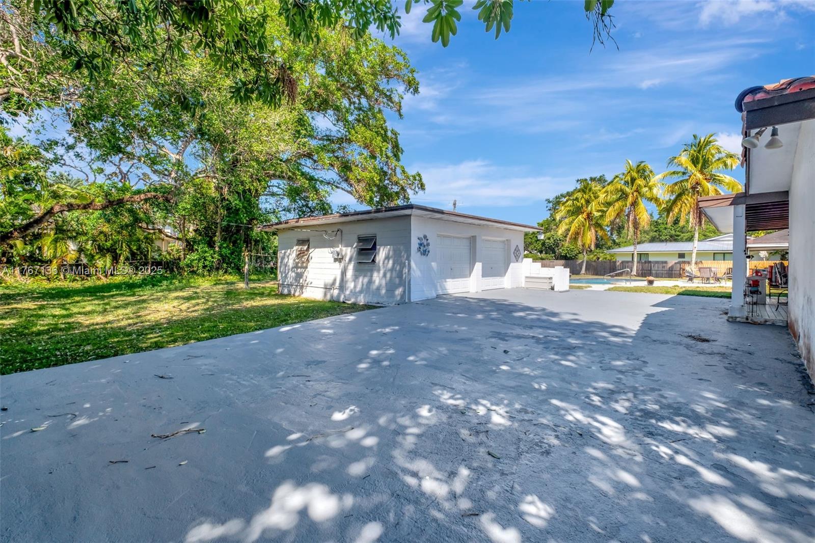 HELMS COUNTRY ESTATES RE- - Residential