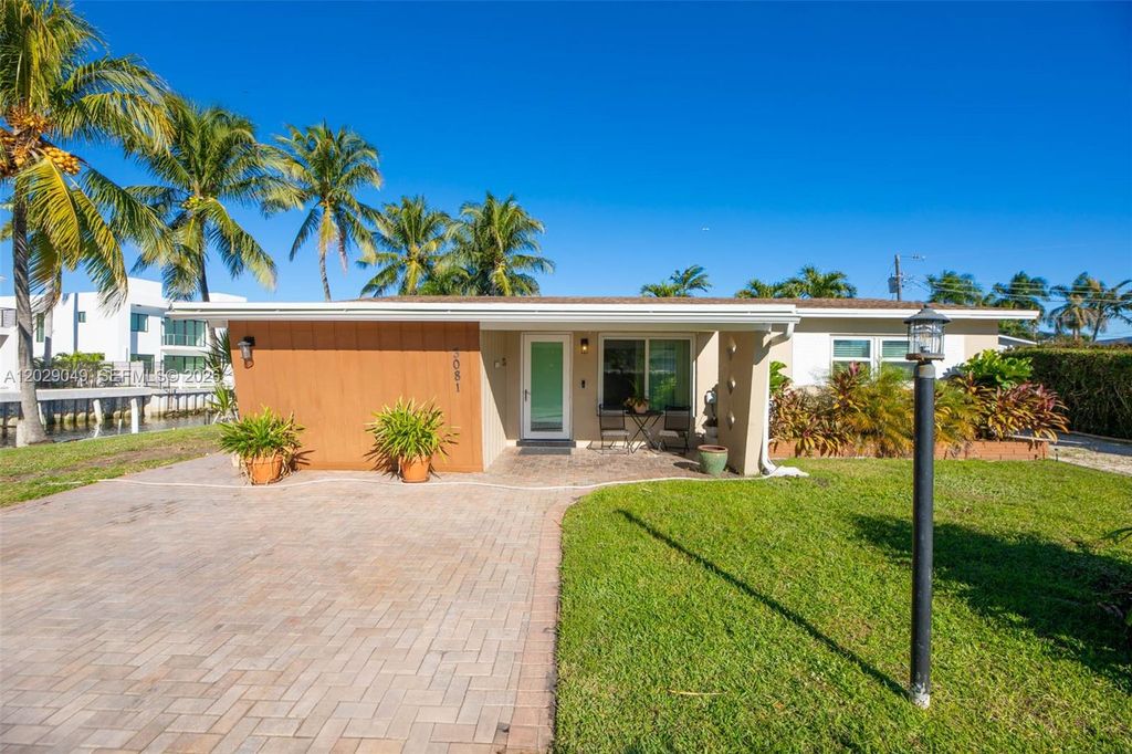Photo of 3081 SW 46th Ct, Dania Beach, FL 33312 (MLS # A12029049)