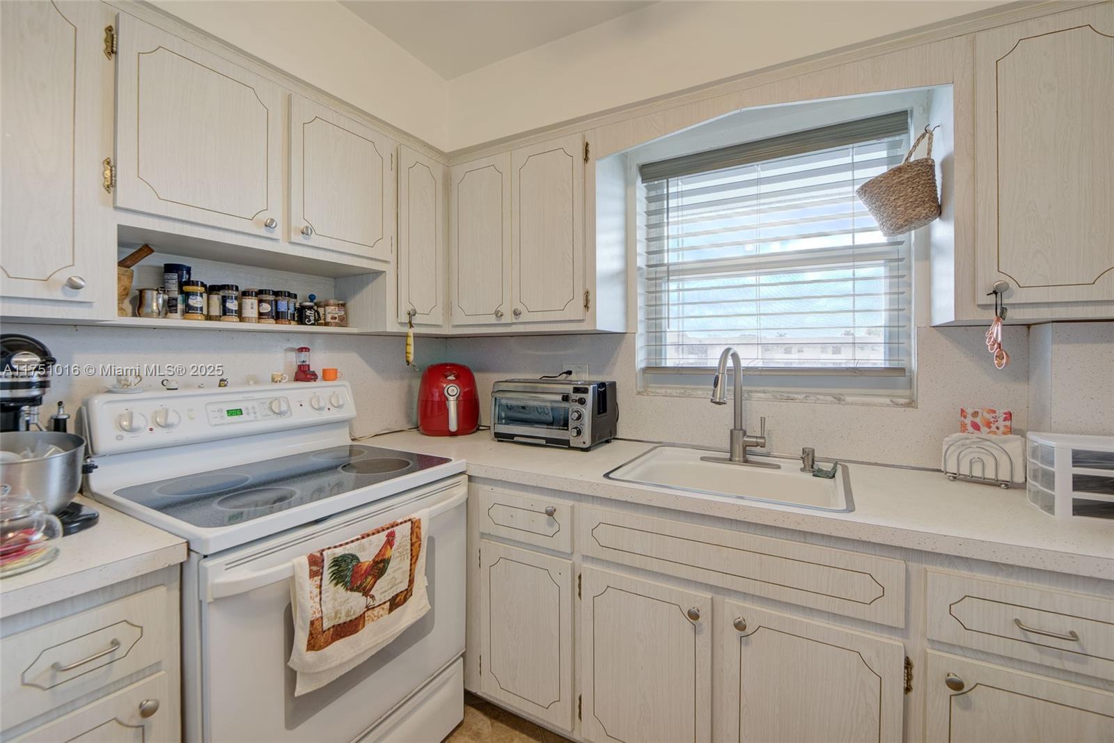 TALLWOOD EAST CONDO - Residential