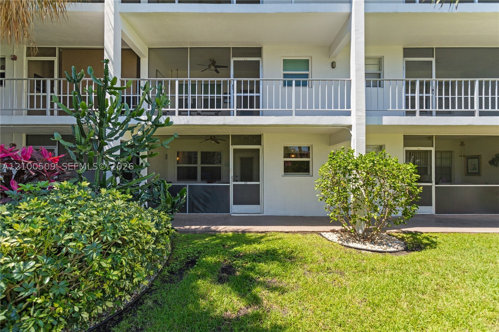 580 Egret Dr 111