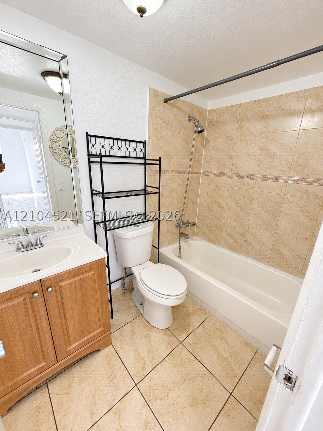 1305 W 53rd St 405