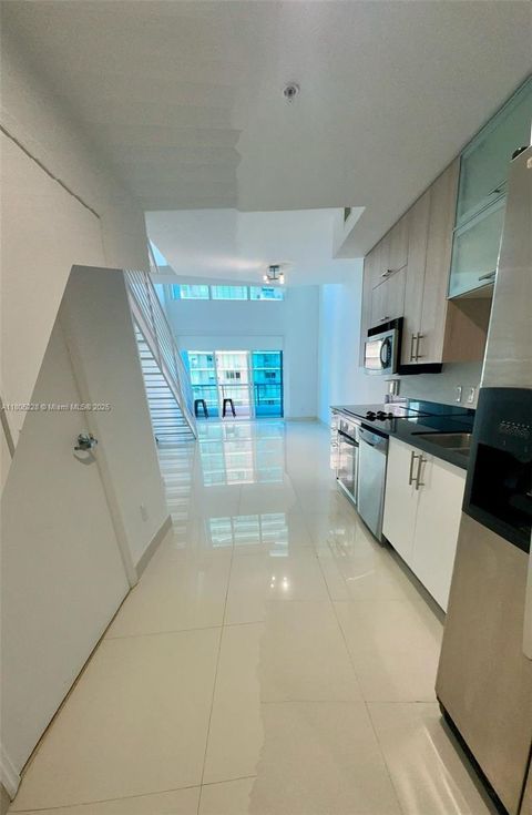 60 SW 13th St 2618 Miami FL 33130