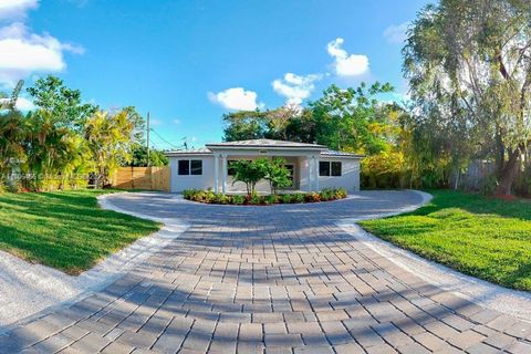 6634 SW 76th Ter South Miami FL 33143