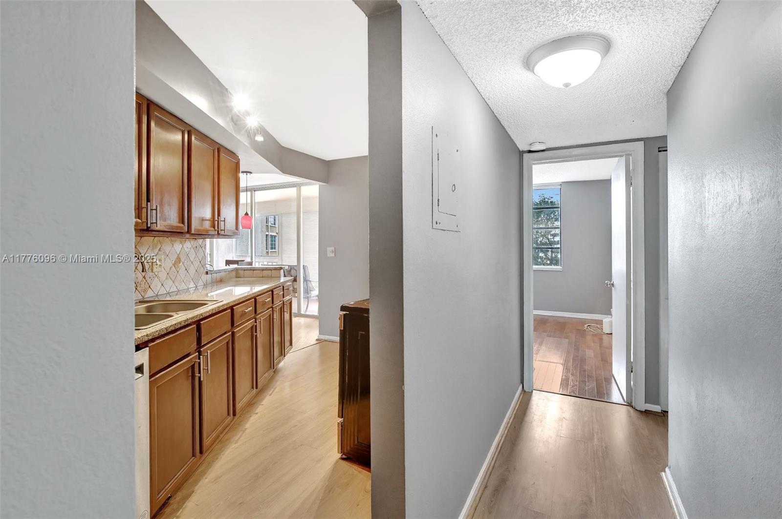 ENVIRON I CONDO 9 - Residential