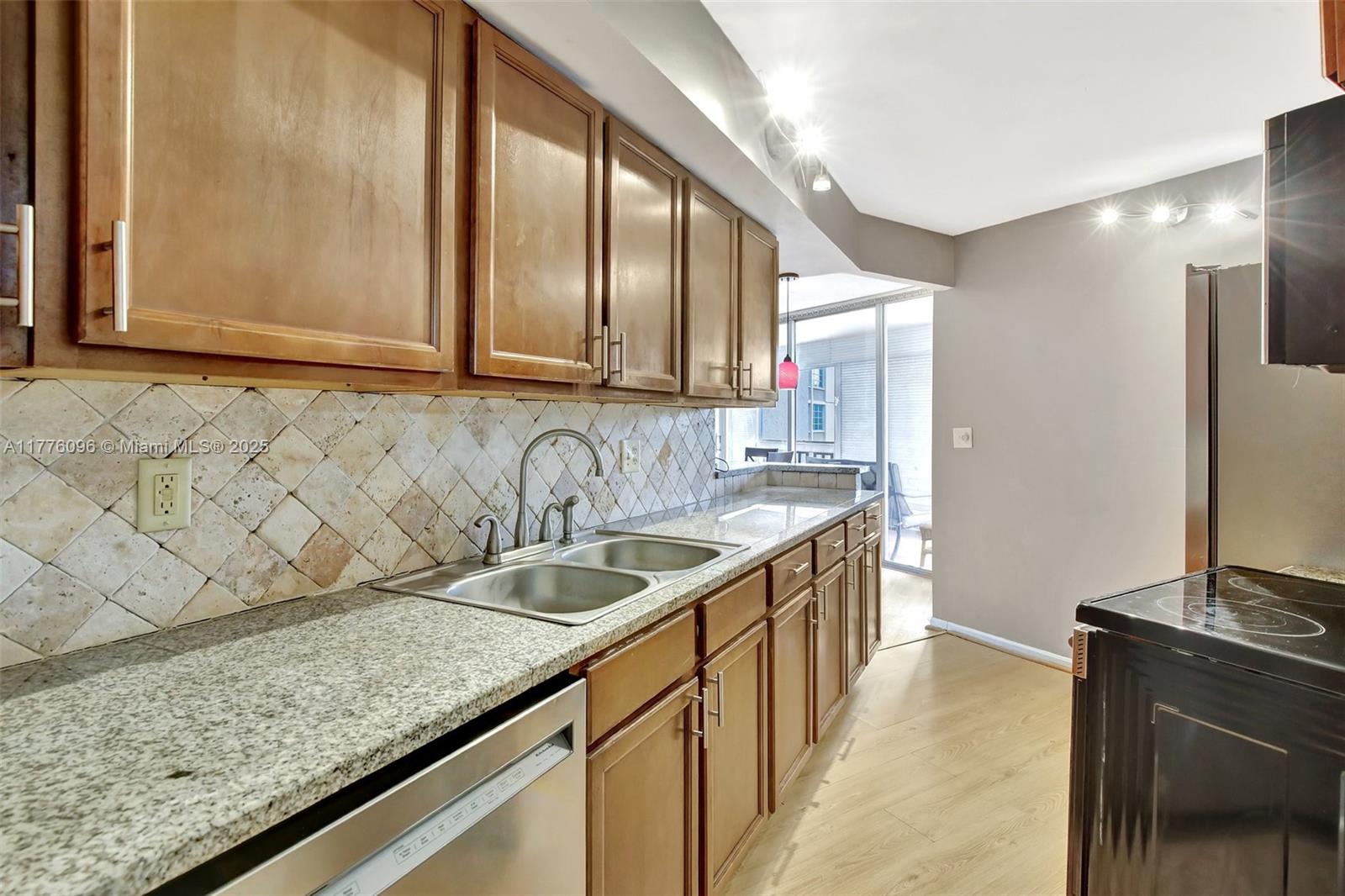 ENVIRON I CONDO 9 - Residential