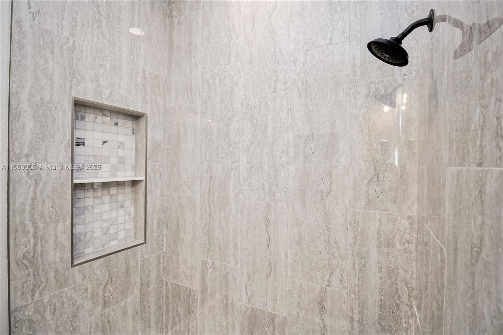 SUN N LAKE EST OF SEBRING - Residential