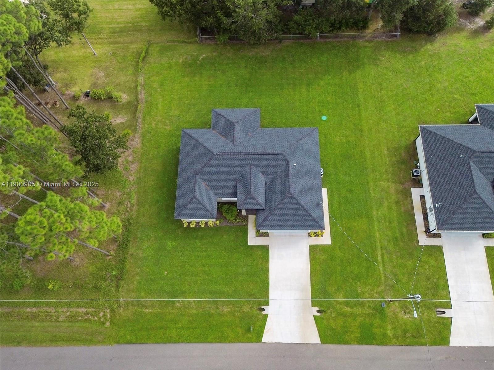 SUN N LAKE EST OF SEBRING - Residential