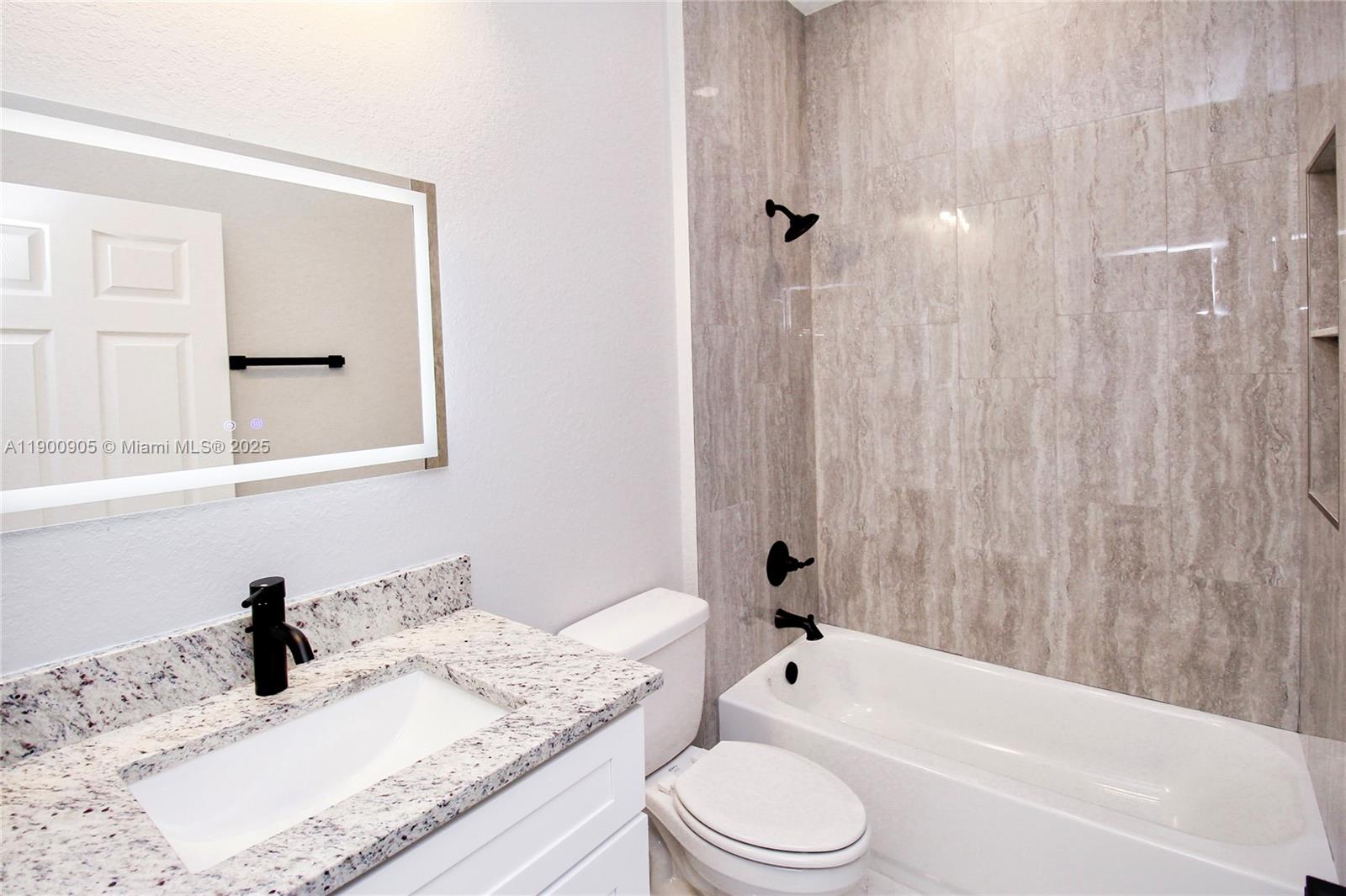 SUN N LAKE EST OF SEBRING - Residential