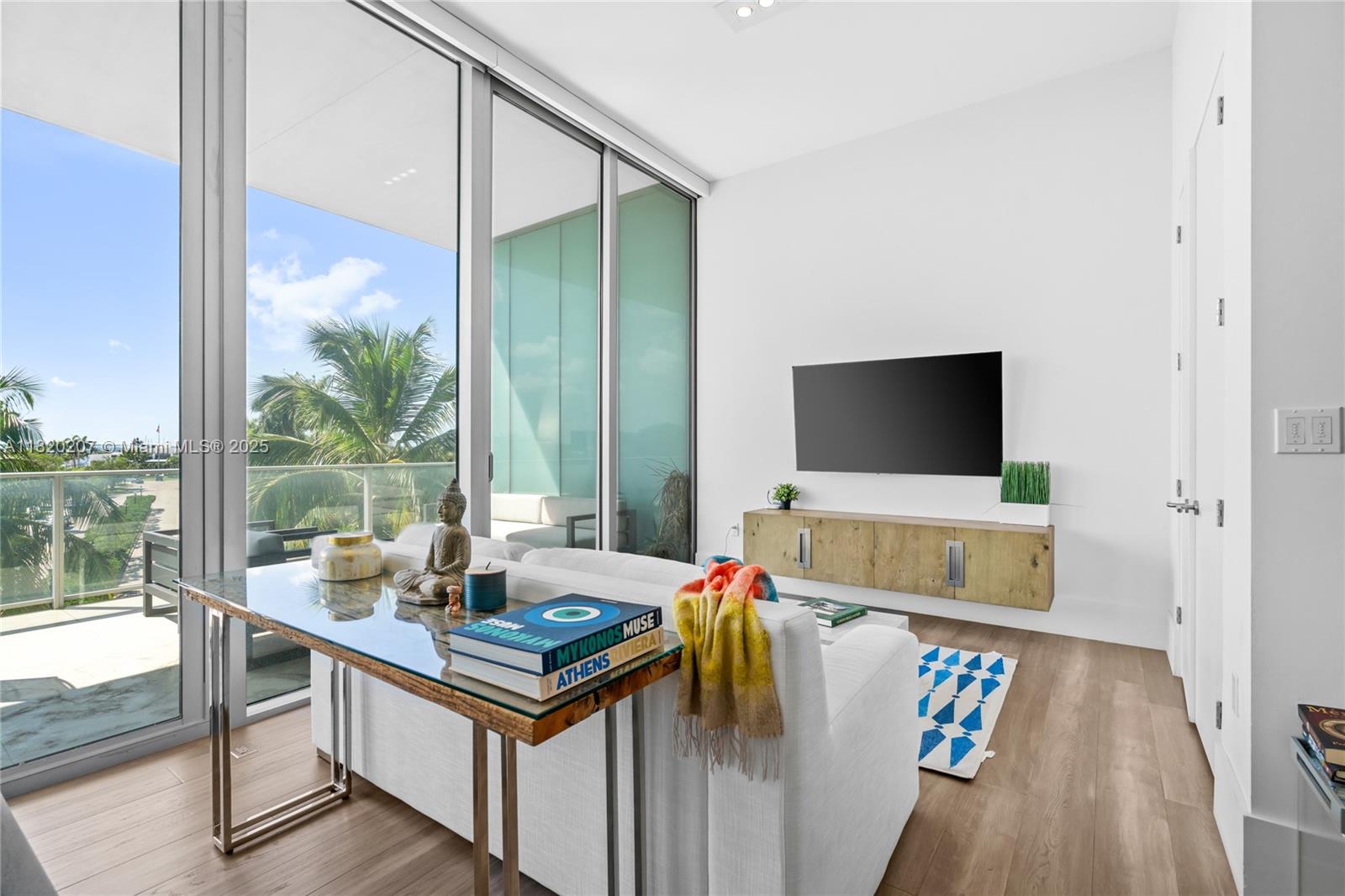 DINNER KEY - Residential