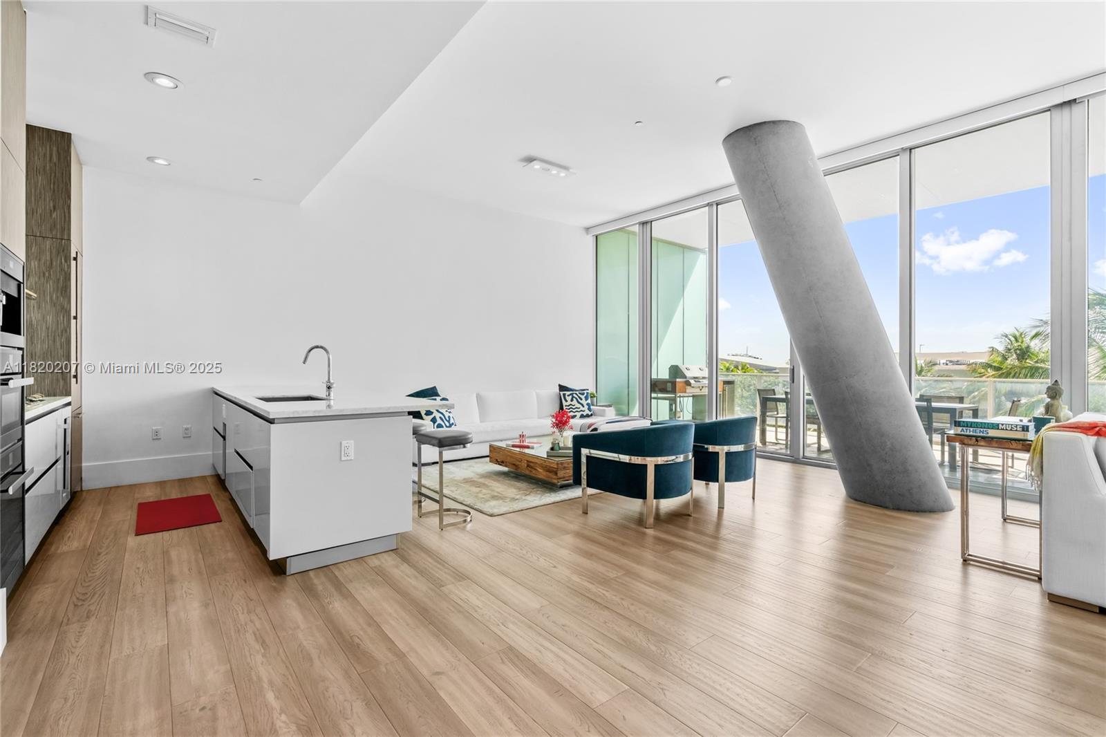 2675 S Bayshore Dr 403S