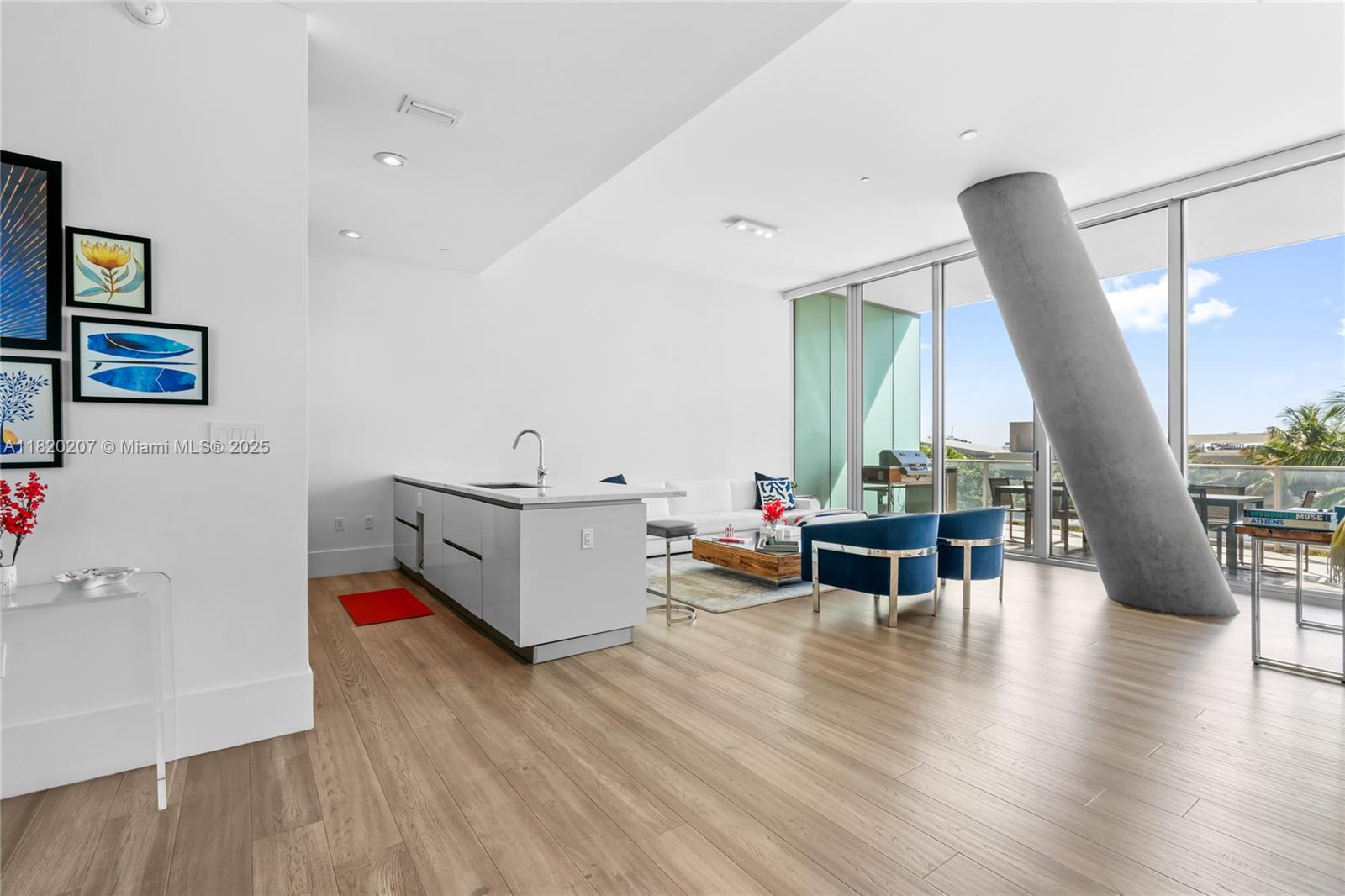2675 S Bayshore Dr 403S