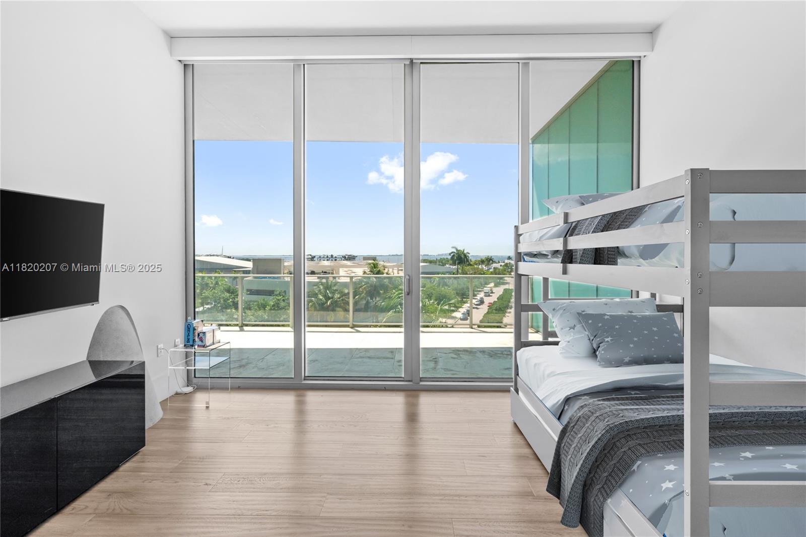 DINNER KEY - Residential