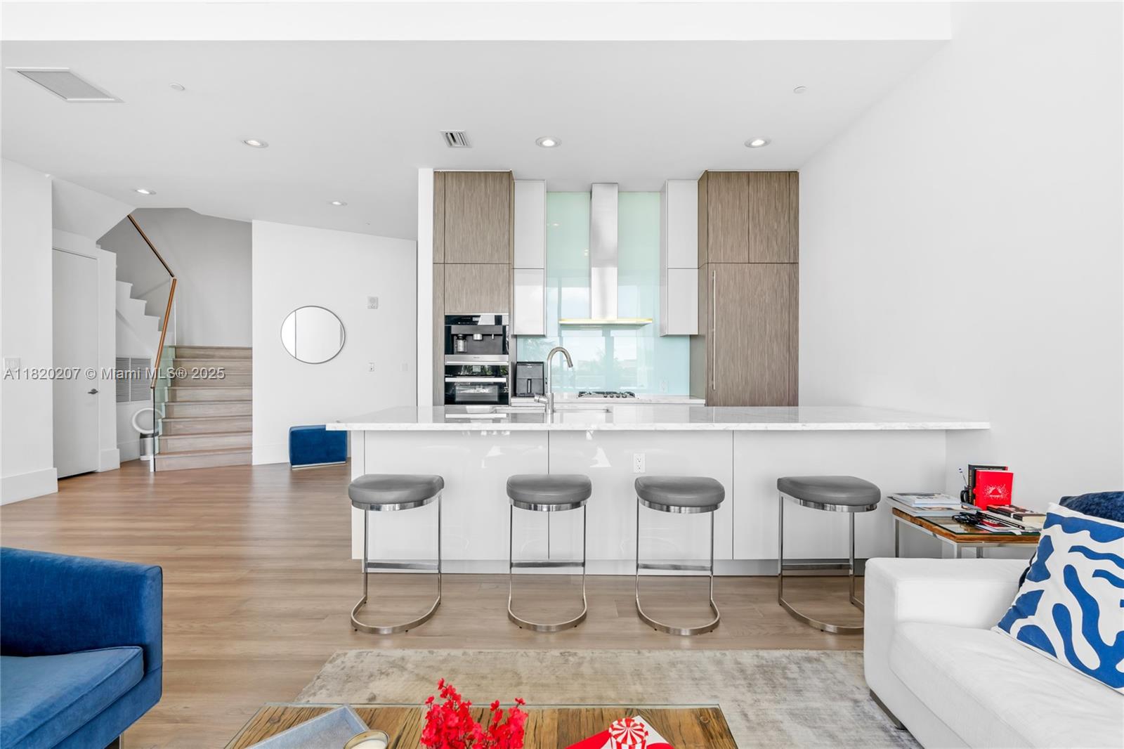 DINNER KEY - Residential