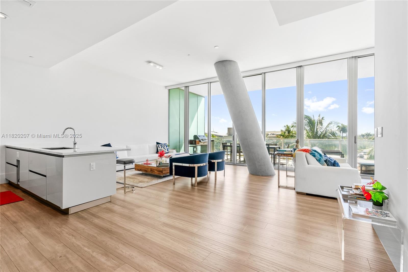 2675 S Bayshore Dr 403S