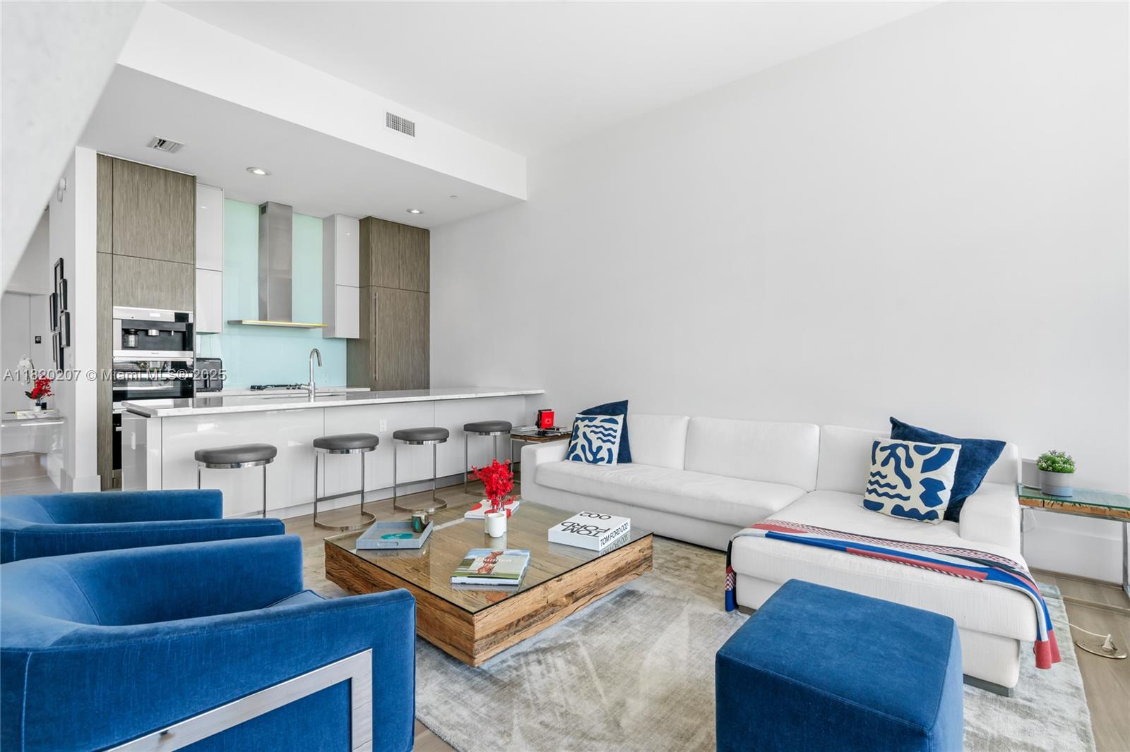 DINNER KEY - Residential