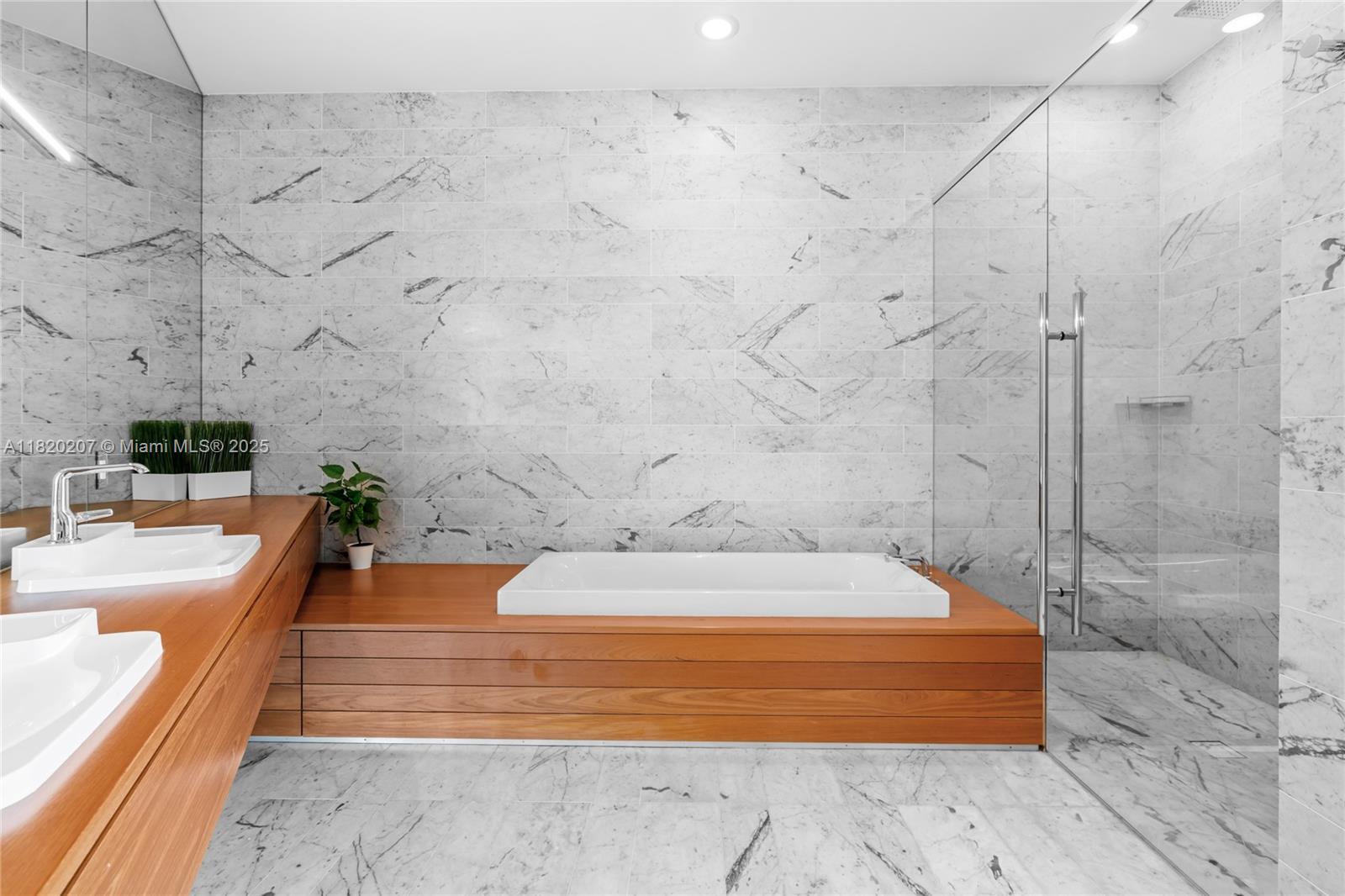 DINNER KEY - Residential