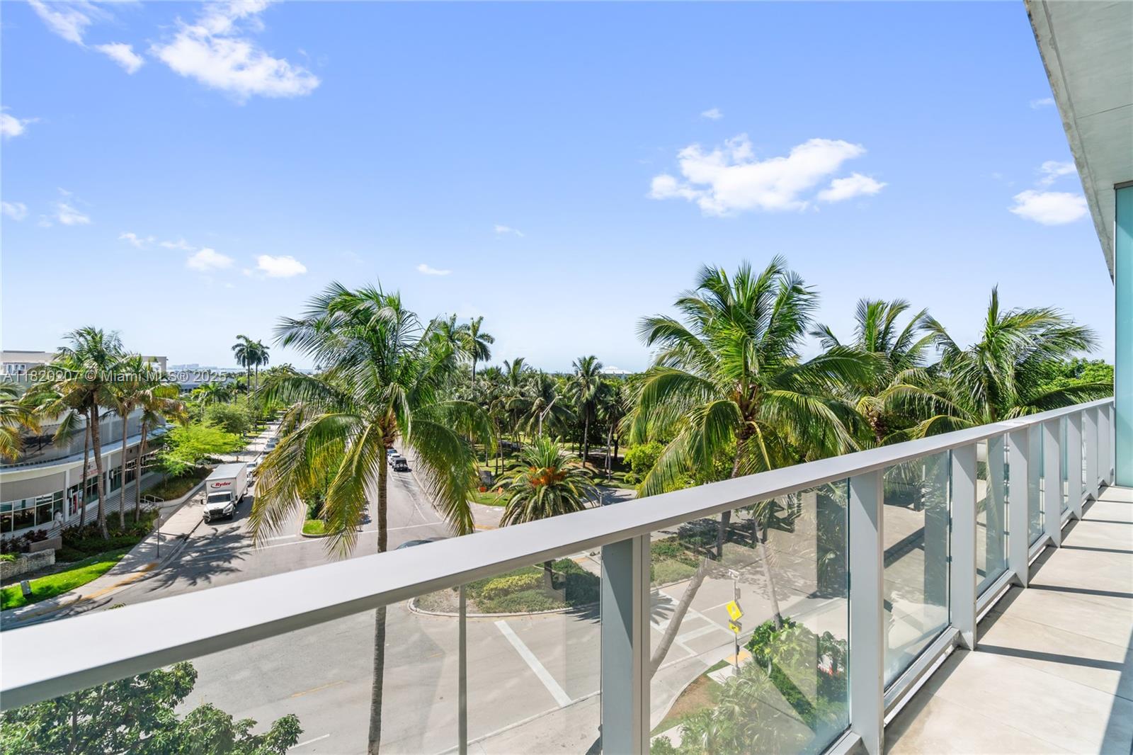 DINNER KEY - Residential