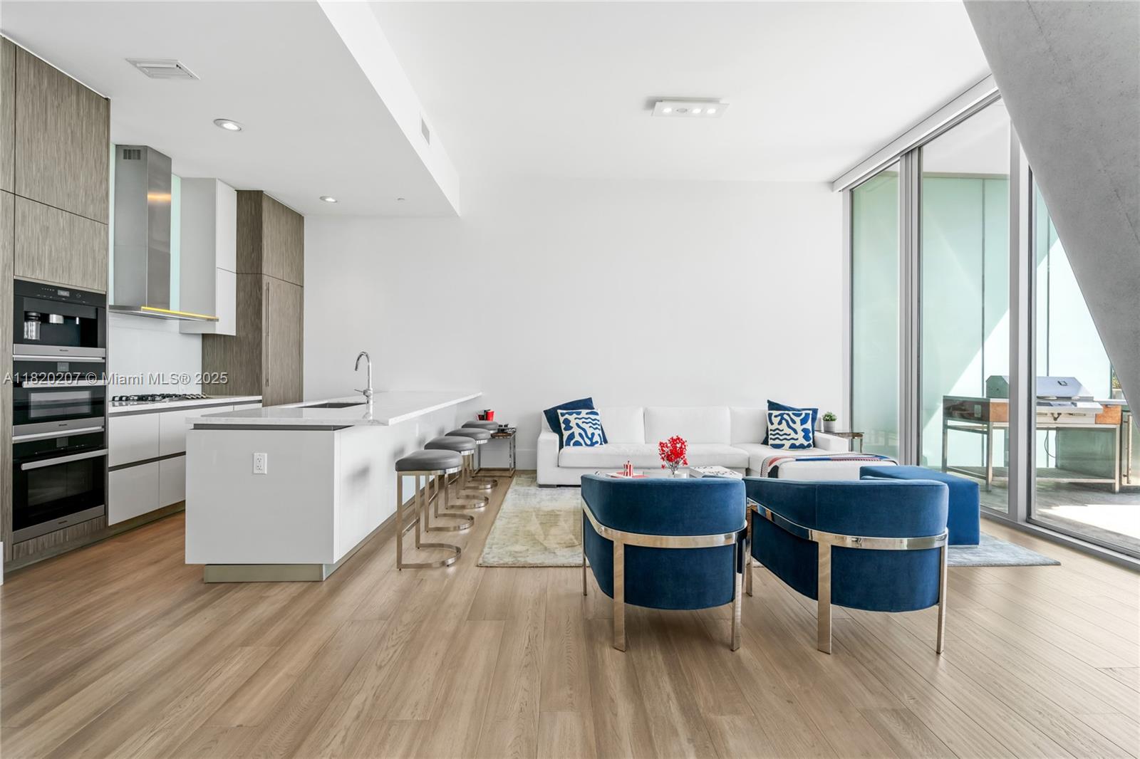 DINNER KEY - Residential